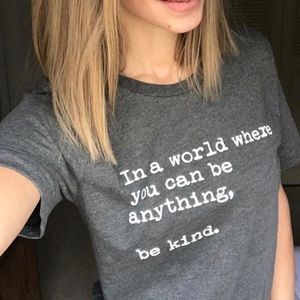 Boutique Tee “Be Kind” new size small
